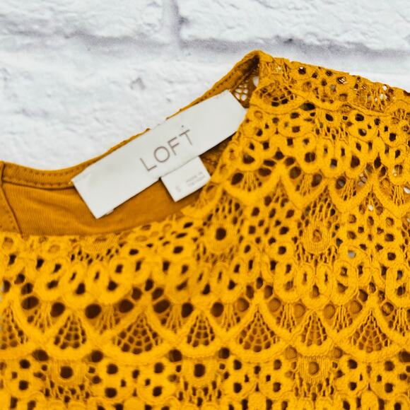 LOFT‎ Women's Short Sleeve Lace Shirt Blouse Small Yellow Mustard Round Neck - Picture 3 of 8